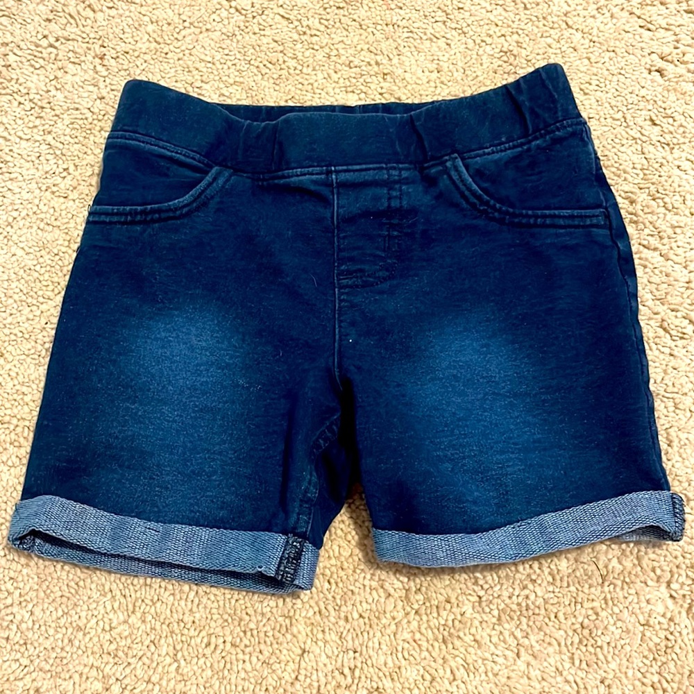 Girls size 5 Shorts